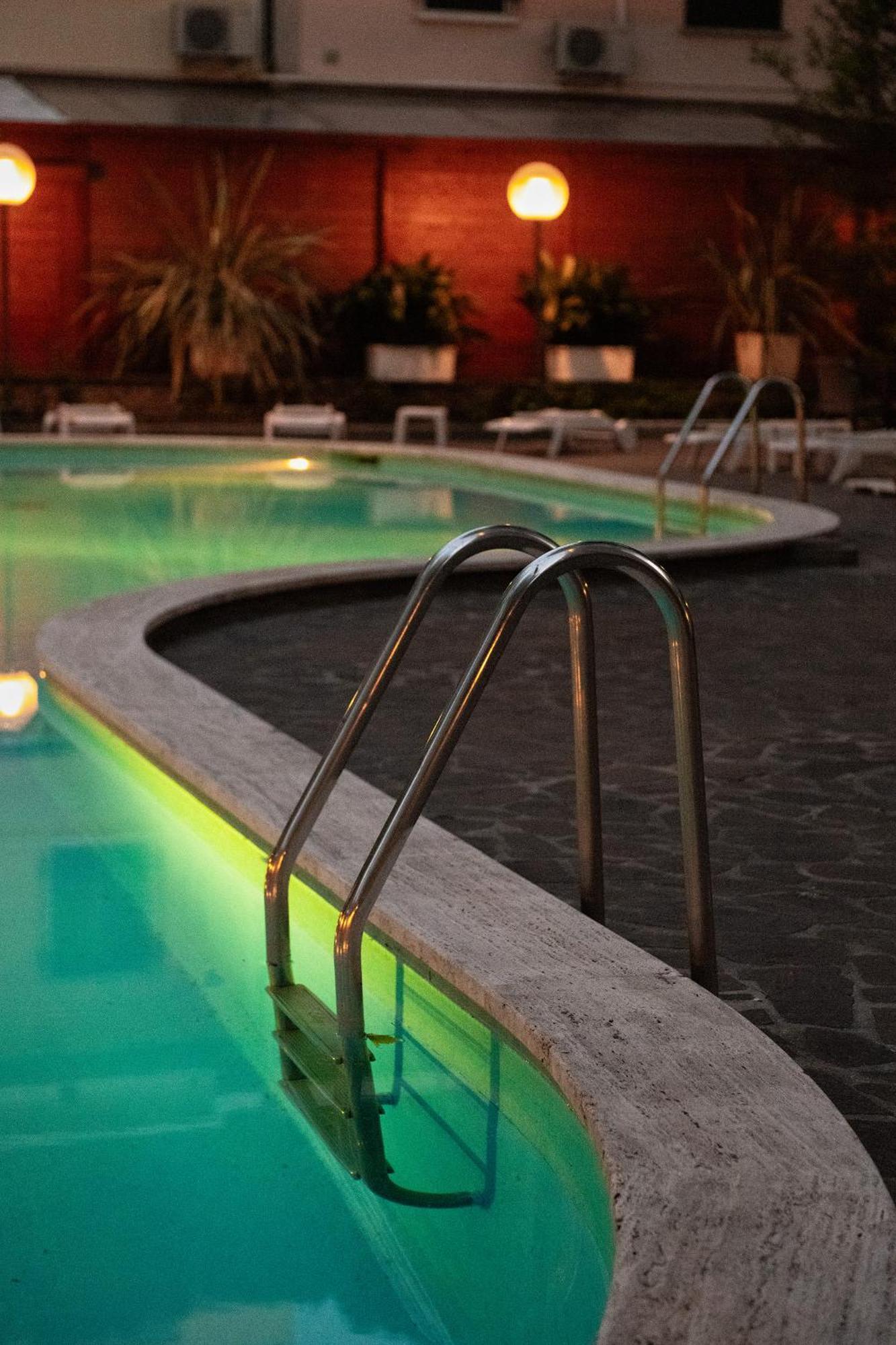 Hotel Corallo มารีนาโรเมอา ภายนอก รูปภาพ