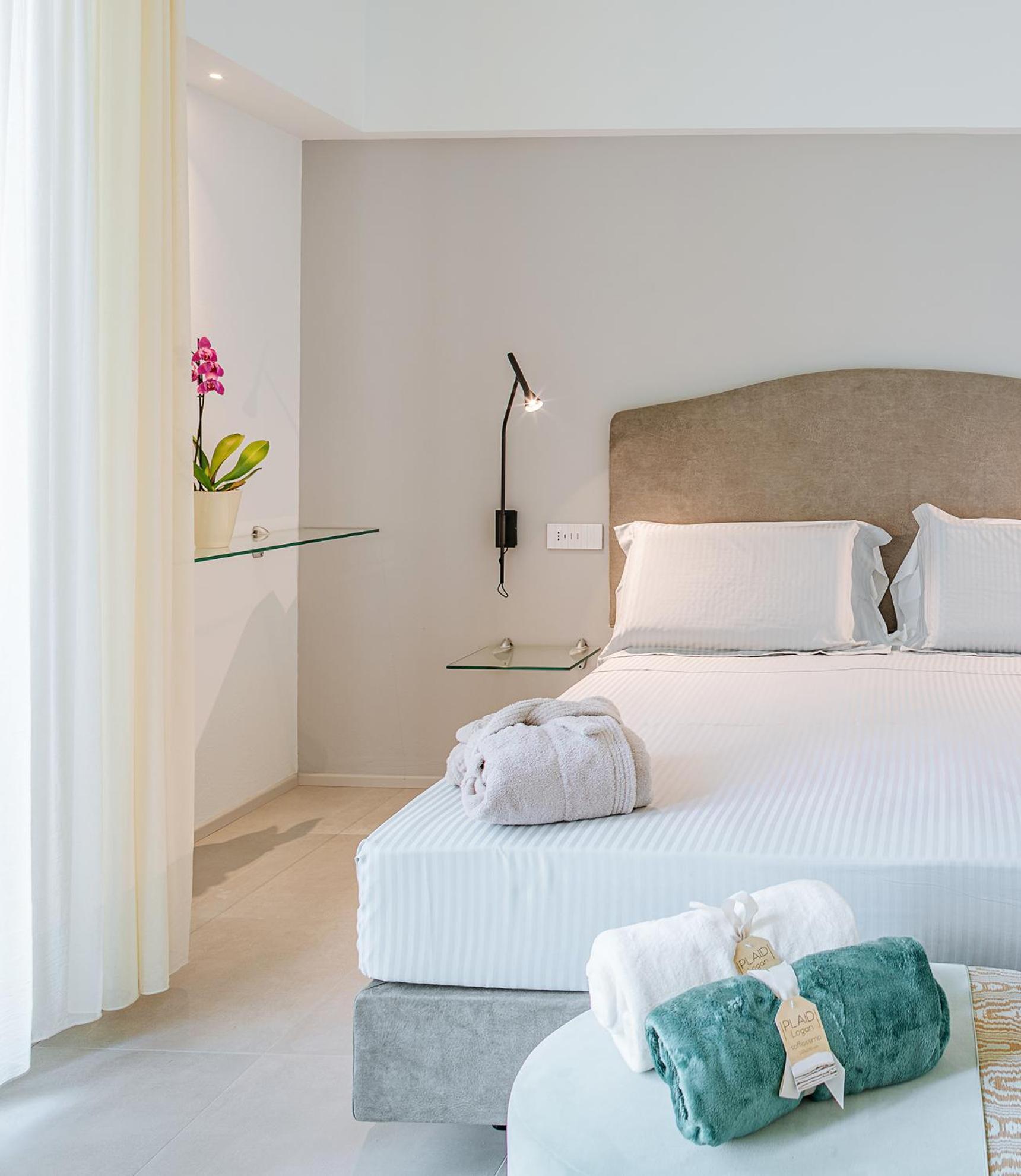 Hotel Corallo มารีนาโรเมอา ภายนอก รูปภาพ