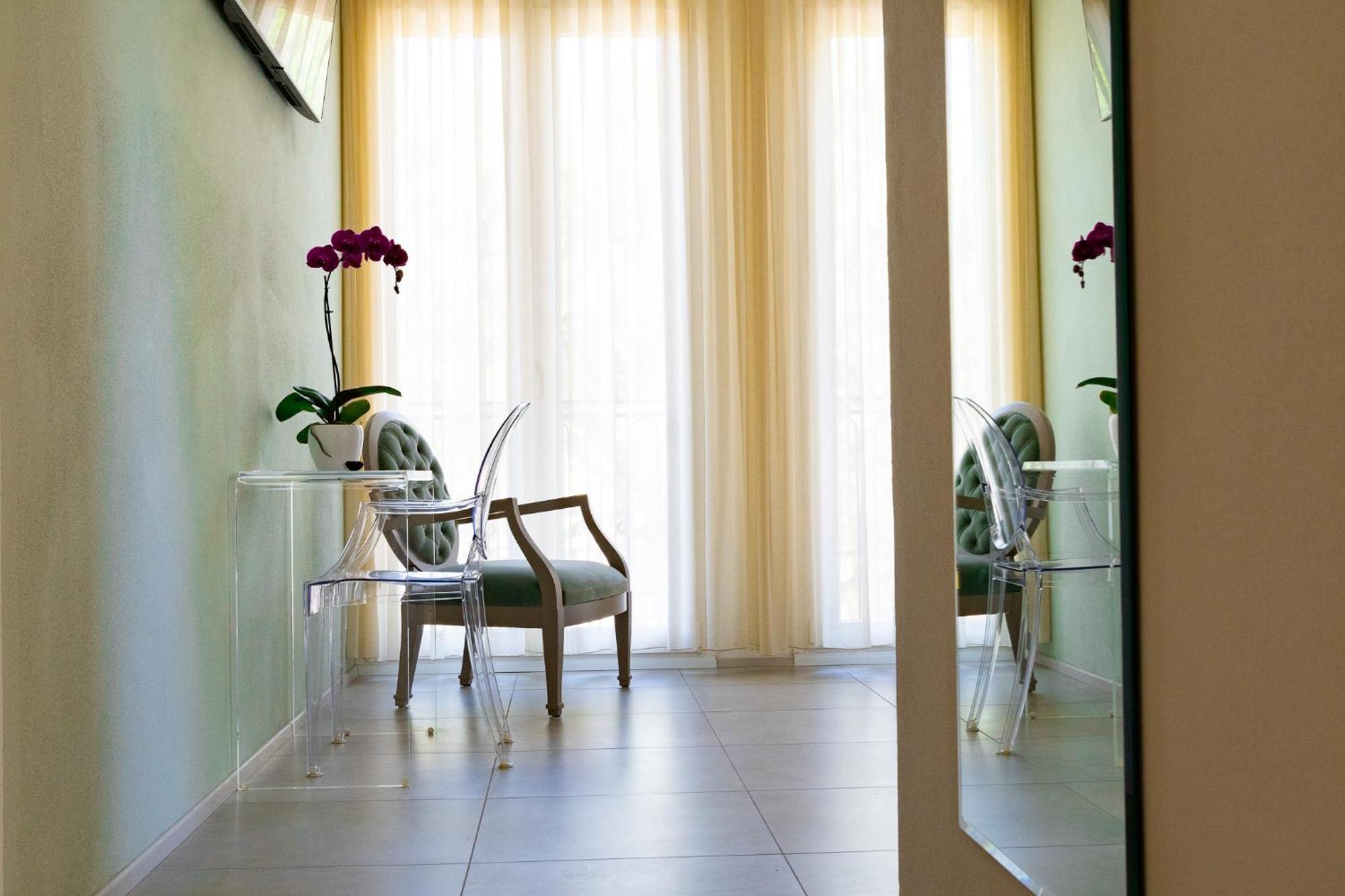 Hotel Corallo มารีนาโรเมอา ภายนอก รูปภาพ
